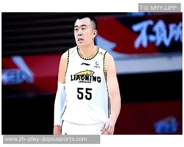 韩德君：从篮球新星到中国男篮的中流砥柱之路与未来展望